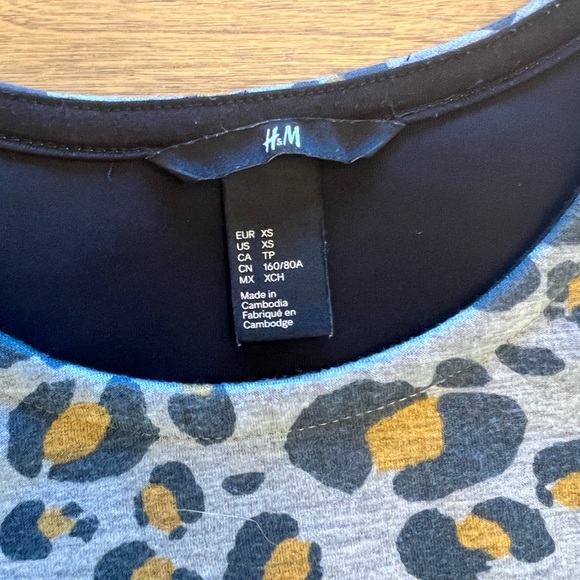 🌸🌸🌸 3/25$ H&M T-shirt - Picture 3 of 4